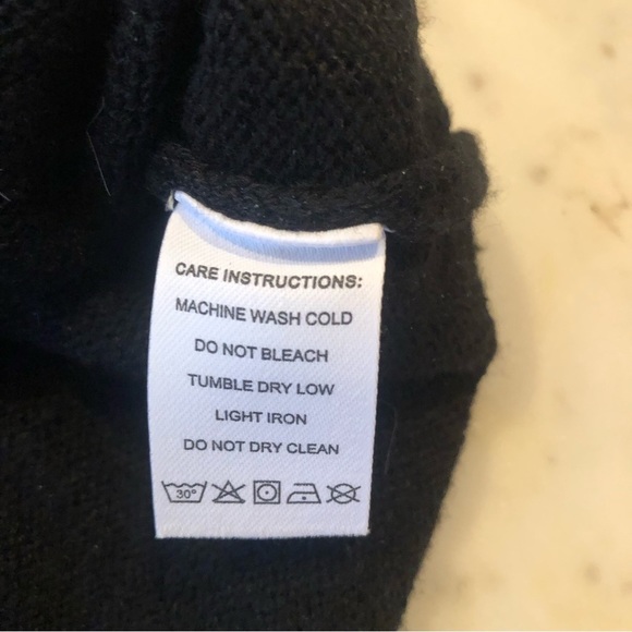 Black turtleneck sweater New with tags. Size Med - Picture 3 of 5